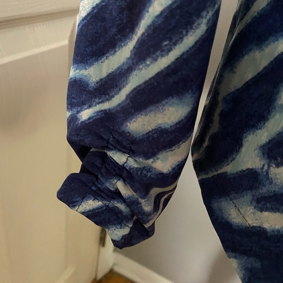 SALE Zenergy by Chico’s Blue Tiger Zip Jacket Sz S - Picture 4 of 5